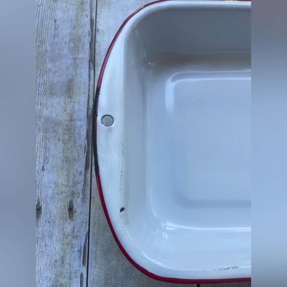 Vintage Enamelware Cake Pan - Picture 8 of 9